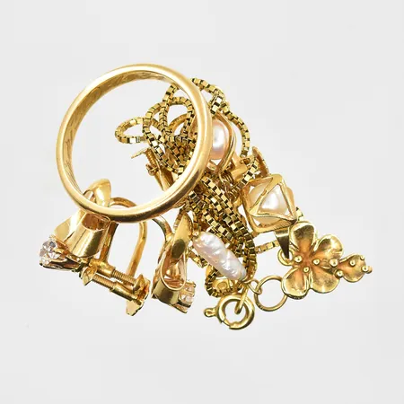 Diverse defekt guld med stenar, 18K. Vikt: 12,7 g