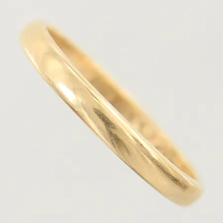 Ring slät stl:23½ bredd 3,4mm gravyr 18K  Vikt: 6 g