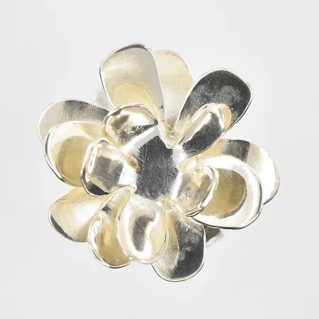 Ring blomma stl:18 Ø24 mm, silver 925/1000. Vikt: 6,1 g
