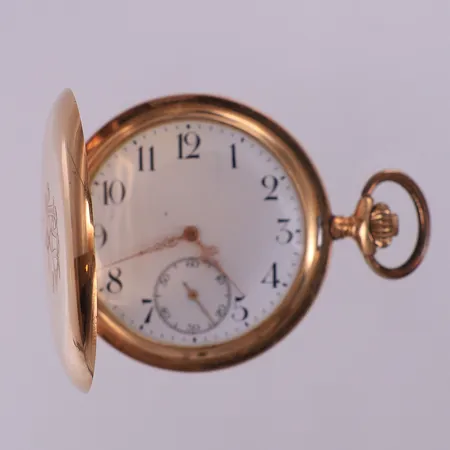 Savonett med monogramgravyr 14K Ø ca 52mm, manuell, boettnr: 86677, innerboett, krona och bygel i metall, gravyr. Bruttovikt: 83,0g.