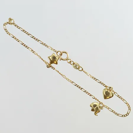 Armband med tre berlocker längd 16cm bredd 0,9mm en berlock saknas 18K. Vikt: 1,1 g