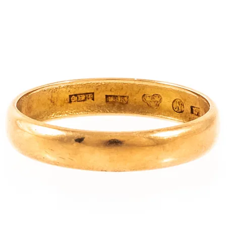 Ring konkav invändigt, gravyr, 18K 4,9g.