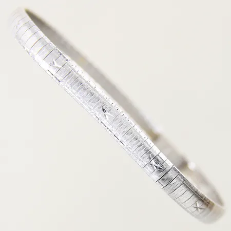 Armband med dekor längd 18,5cm bredd 6mm halvstel, slappt lås silver 835/1000 Vikt: 12,9 g