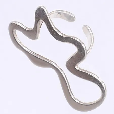 Ring stiliserad dekor stl:17 bredd 40x30mm silver 925/1000 Vikt: 8 g
