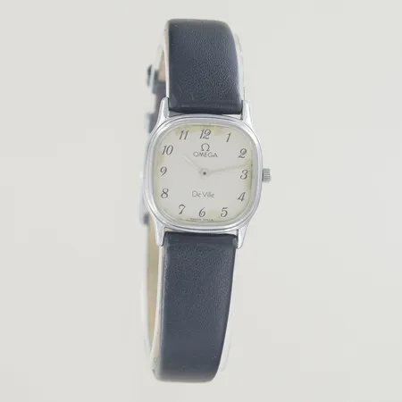 Damur Omega De Ville Quartz 1450, bredd 20 mm, små defekter på urtavlan i silver 925/1000, inga tillbehör Behov av nytt batteri Vikt: 10,5 g