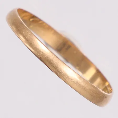 Ring slät stl:19¾ gravyr något ojämn 18K Vikt: 1,4 g