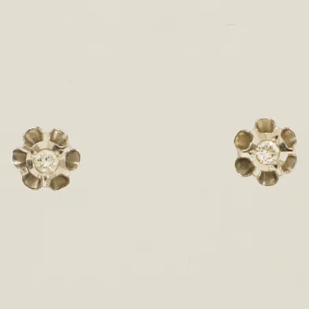 Ett par örhängen med diamanter 2x0,03ct Ø5mm vitguld 18K Vikt: 1,3 g