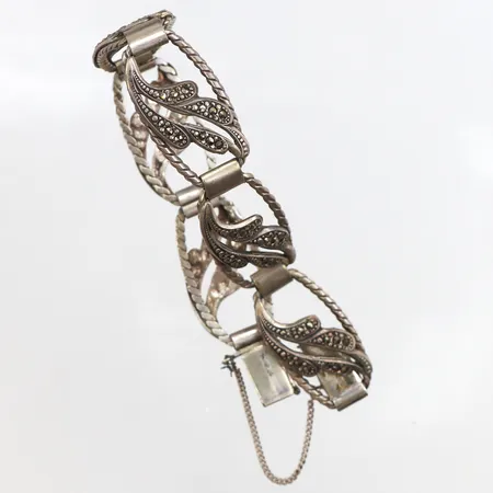 Armband med markasiter, längd ca. 19cm, bredd: 16,3mm, Victor Janson Guldvaru Ab, 830/1000 silver Vikt: 21,6 g
