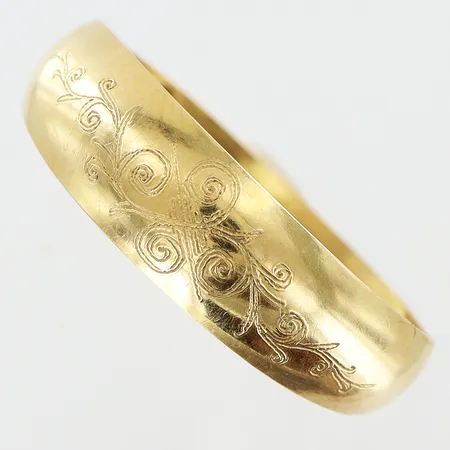 Ring mönster Guldfynd stl:19 bredd 3-6mm 18K. Vikt: 1,4 g