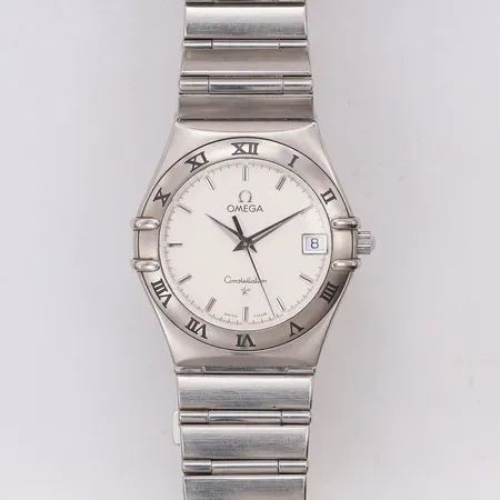 Herrur Omega Constellation Manhattan stål quartz Ø33mm unisex datum referensnr 15124000 serienr 59613484, caliber 1532, extra länk & urtavla, certifikat ej ifyllt, box, låda