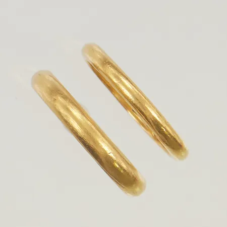 Ringar graverade skadade 23K 13,8g.