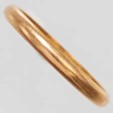 Ring slät stl:18, bredd 2,5mm, personlig gravyr, 18K Vikt: 2,4 g