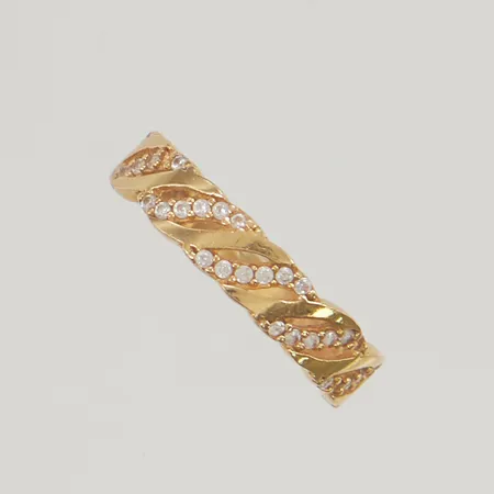 Ring stl:16 bredd 4,2mm med stenar 21K 2,1g.