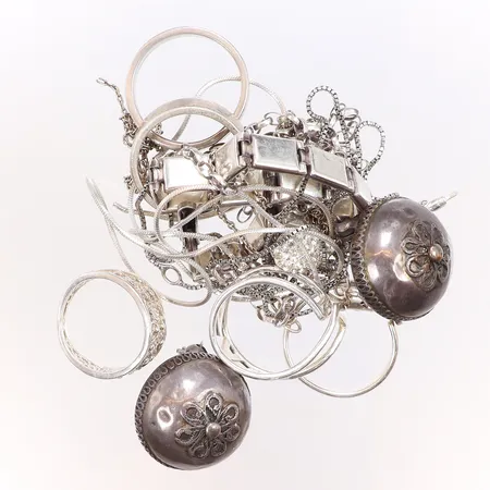 Diverse silver, delvis defekt, skevt, 830/925/1000 silver Vikt: 41,4 g