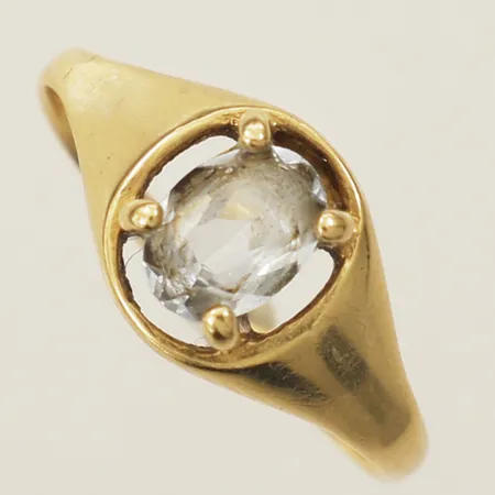 Ring med blå sten stl:18 bredd 9,5mm ojämnheter på skena 18K Vikt: 2,6 g