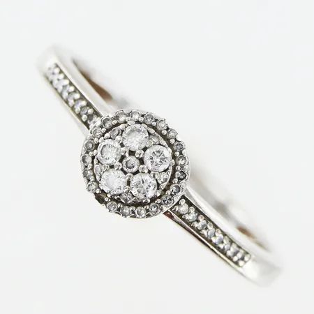 Ring diamanter 37xca0,005ct, 5xca0,01ct, stl:17¾, vitguld, en diamant saknas, vitguld, 18K Vikt: 2,9 g