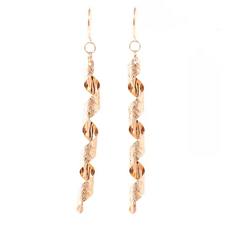 Hängande örhängen serpentiner längd inkl krok 61mm bredd 5mm, 14K 2,4g.