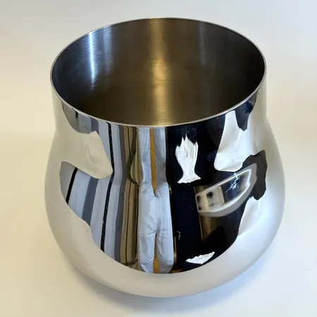 Vin/champagnekylare Georg Jensen modell Sky höjd ca 23cm repig.