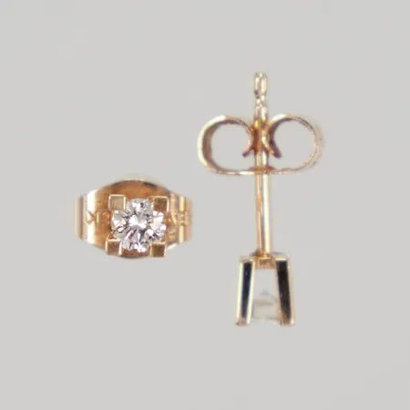 Ett par örhängen med diamanter 2x ca 0,05ct, 18K Vikt: 0,9 g