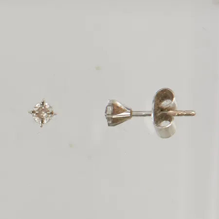 Örhängen vitguld med små diamanter, 12mm, ett låsstopp saknas, 0,6g.