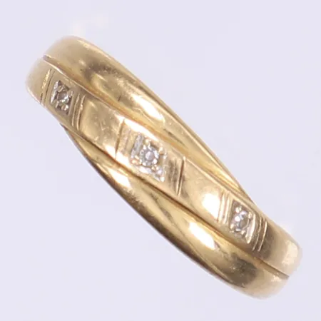 Ring med vita stenar stl:16 bredd 2-5mm 18K Vikt: 2 g