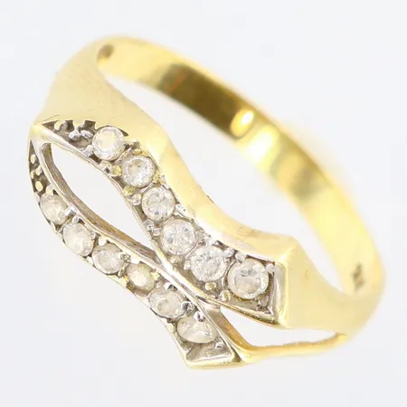 Ring med stenar stl:17¾, bredd 3-7mm, 14K Vikt: 2,6 g