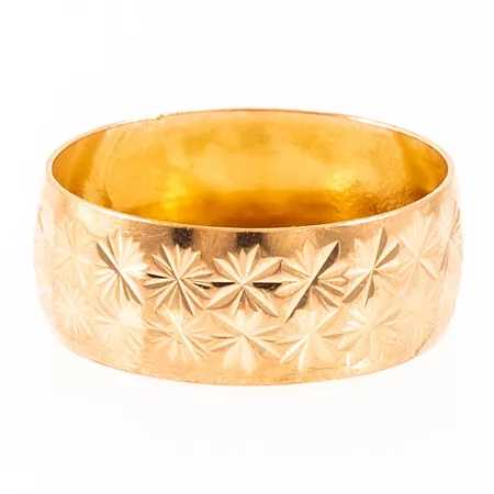 Ring mönstrad stl:16½ bredd 6,8mm, konkav invändigt, 18K 1,5g.