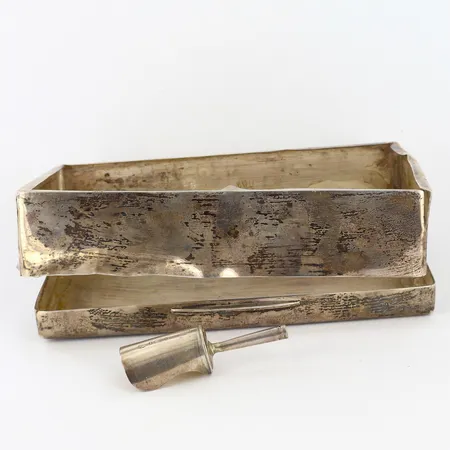 Låda och sockersked, defekt, engelska stämplar, silver 925/1000 Vikt: 344 g