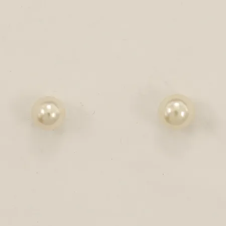 Ett par örhängen med imitations pärlor Ø4,0mm silver 925/1000 Vikt: 0,4 g