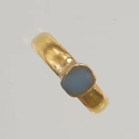 Ring med sten, graverad 23K 4,9g.