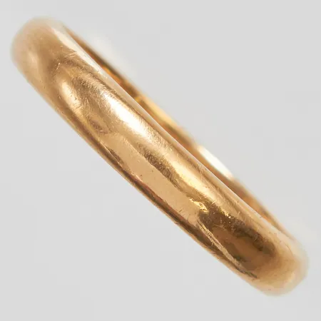 Ring slät stl:21¼, bredd 4mm, personlig gravyr, 18K Vikt: 5,9 g