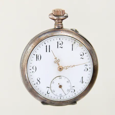 Fickur manuell Ø34mm boett-nr: 70724 innerboett i metall, uppdragning defekt, repig, defekt silver 800/1000 bruttovikt: 29,3g