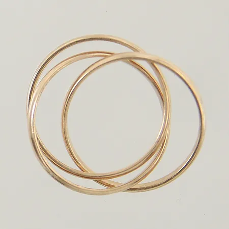 Ring tredelad stl:18 bredd 4mm 9K Vikt: 4 g