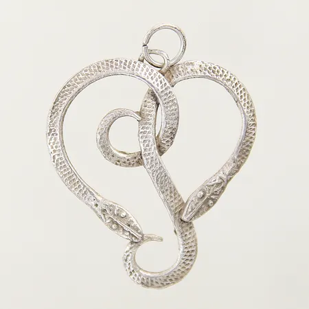 Hänge motiv av ormar 40x33mm spricka nedtill silver 950/1000 Vikt: 4,6 g