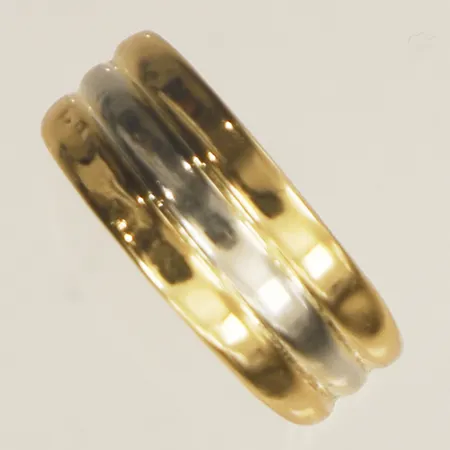 Ring stl:20 bredd 8,8mm tvåfärgad bucklor 18K Vikt: 2 g