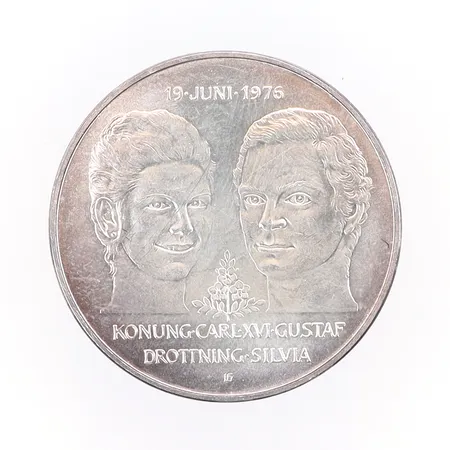 Jubileumsmynt Konung Carl XVI Gustaf och drottning Silvia, "50kr", 19e Juni 1976, 925/1000 silver Vikt: 27,1 g