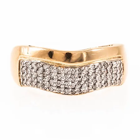 Ring Guldfynd med 68 x ca 0,005ct 8/8-slipade diamanter stl:19¾ bredd 2,3-9,5mm, 18K 7,5g. 