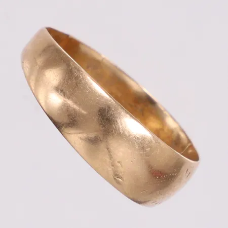 Ring slät stl:19½ ojämn 18K Vikt: 1,9 g