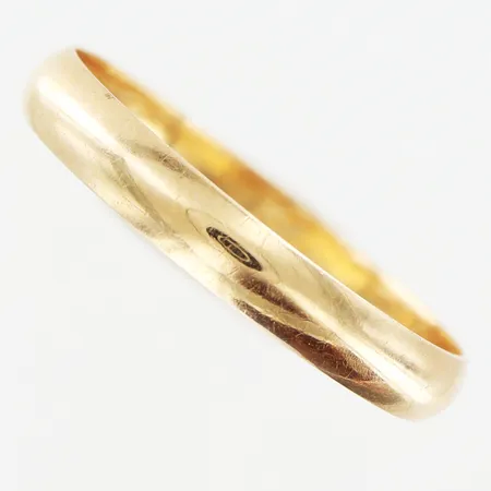 Ring slät stl: 16¾, bredd 2,5mm, märken i skenan, 18K Vikt: 1,4 g
