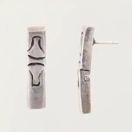 Örhängen 26x5,6mm saknar snurrebusar, repiga silver 925/1000 Vikt: 8,4 g