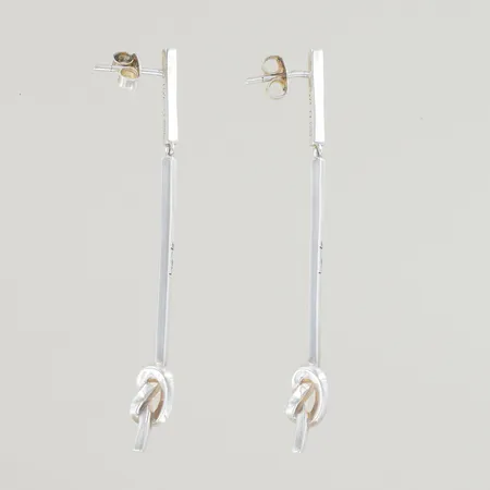 Ett par örhängen längd 6 cm, silver 925/1000 Vikt: 4,6 g