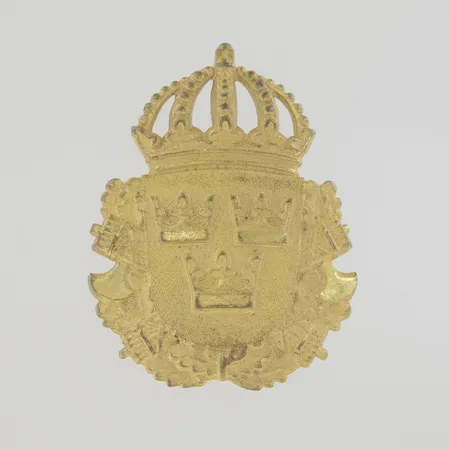 Svenskt Polismärke kragmärke m/54-märket förgylld metall höjd 4,5 cm bredd 3,5 cm