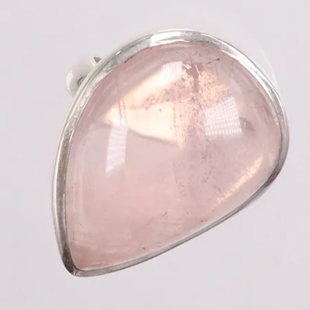 Ring med rosenkvarts stl:18½ längd 27,7mm bredd 20,8mm silver 925/1000 Vikt: 11,9 g