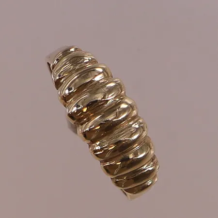 Ring stl:18, bredd 2,7-7,4mm, 14K Vikt: 2,7 g