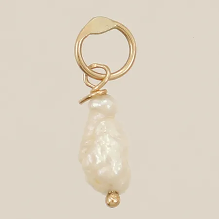 Hänge med opal längd 14,1mmm bredd 4,8mm 18K Vikt: 0,2 g