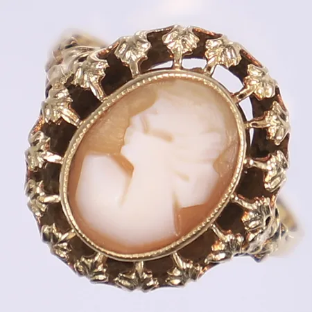 Ring med camé stl:17 bredd 1-16mm 14K Vikt: 2,8 g