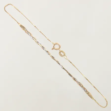 Armband trefärgad samt flätat längd 19,5cm bredd 0,7-1,4mm slitna länkar 14K  Vikt: 1,1 g