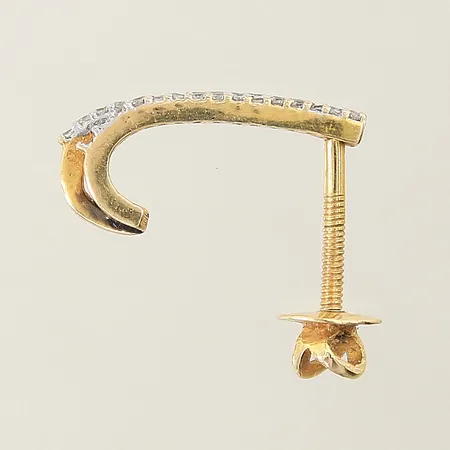 Udda örhänge med vita stenar 17x3mm, skruvlås, saknar stenar 18K Vikt: 1,7 g