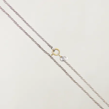 Kedja tvinnad längd 70cm bredd 1,5mm lås i gulmetall, lås ihopklämd går ej att öppna silver 925/1000 Vikt: 7 g