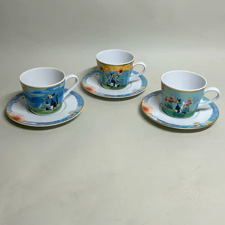 3 Kaffekoppar med fat av Rosina Wachtmeister för Goebel höjd 6,7cm fat Ø14,6cm Skickas med paket.